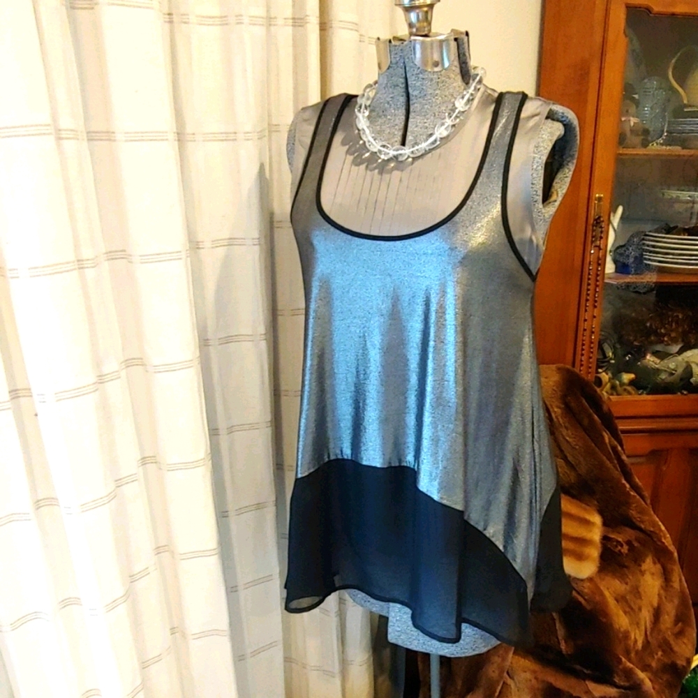 Cute "Daytrip" Silver and Black Tank Top - Picture 1 of 3